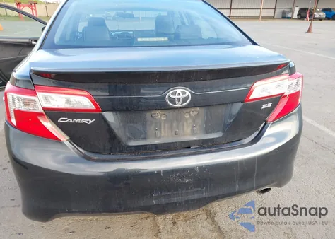 2012 Toyota Camry Se z USA, uszkodzony, nr VIN 4T1BF1FK8CU036971